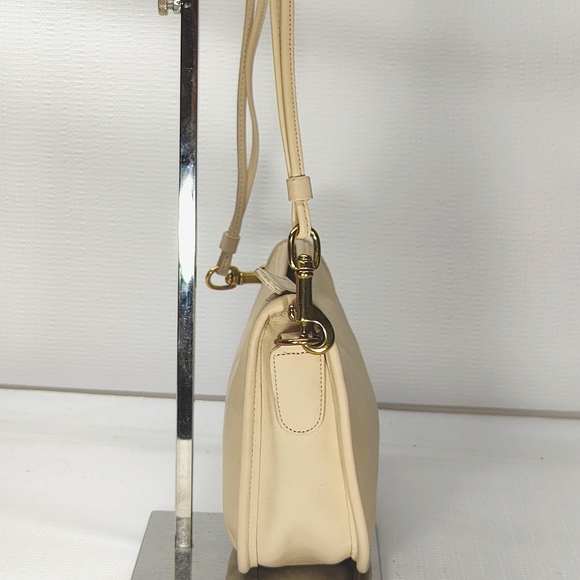 Vintage Coach Swinger Crossbody - Picture 3 of 10